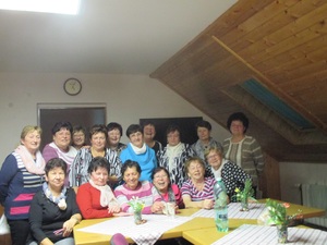 Zakládající členky klubu  paní Libuše Slimaříková a paní  Miloslava Čechmánková oslavily 75. narozeniny.